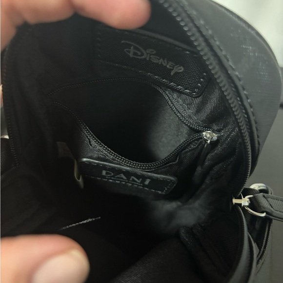 Danielle Nicole Disney Mickey Mouse Crossbody Bag Black EUC - Picture 9 of 13